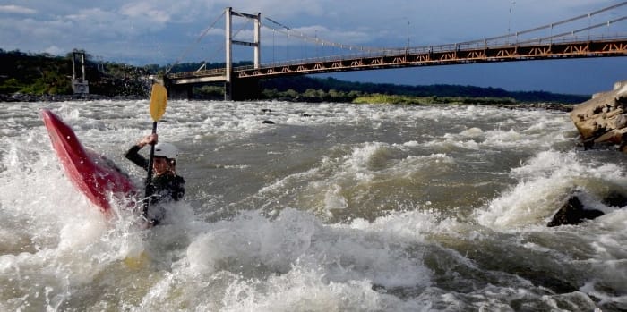 Río Upano tiene una longitud de 97 Km, su ancho varía entre 500 metros a 1km de lecho de rio, sus aguas desembocan en el río Namangosa.